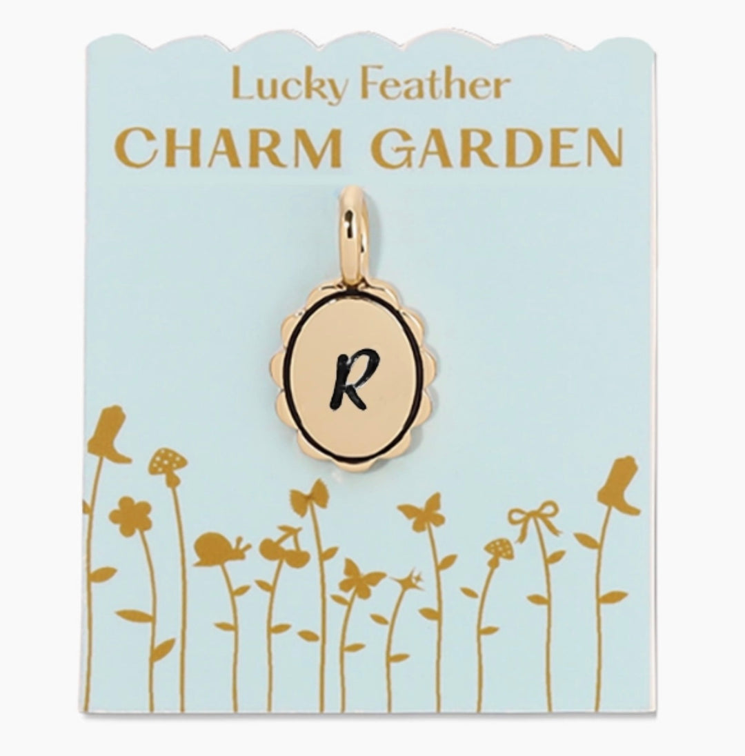 Gold Scallop R Charm