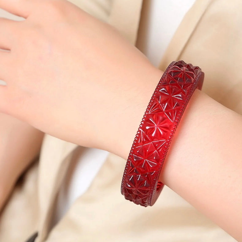 Faceted Bangle Vintage Burgundy
