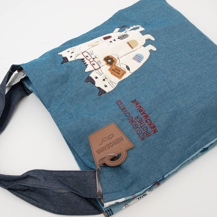 Kusuguru Japan Three Cats Tote Bag - Blue