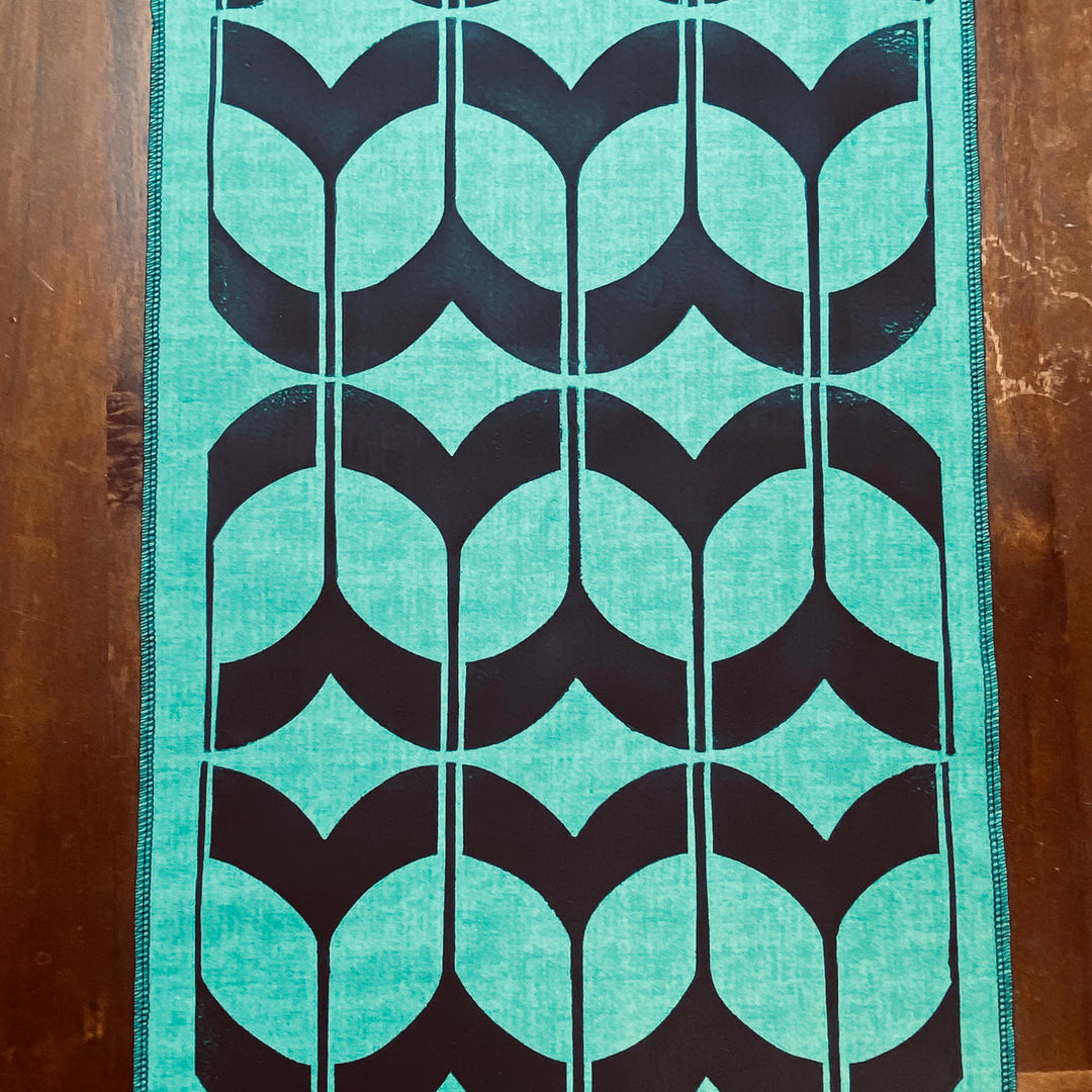 Green Tulips Table Runner
