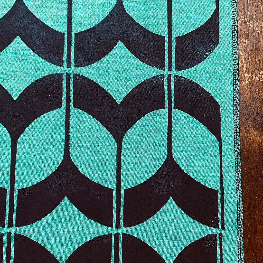 Green Tulips Table Runner