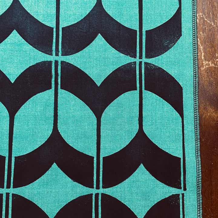 Green Tulips Table Runner